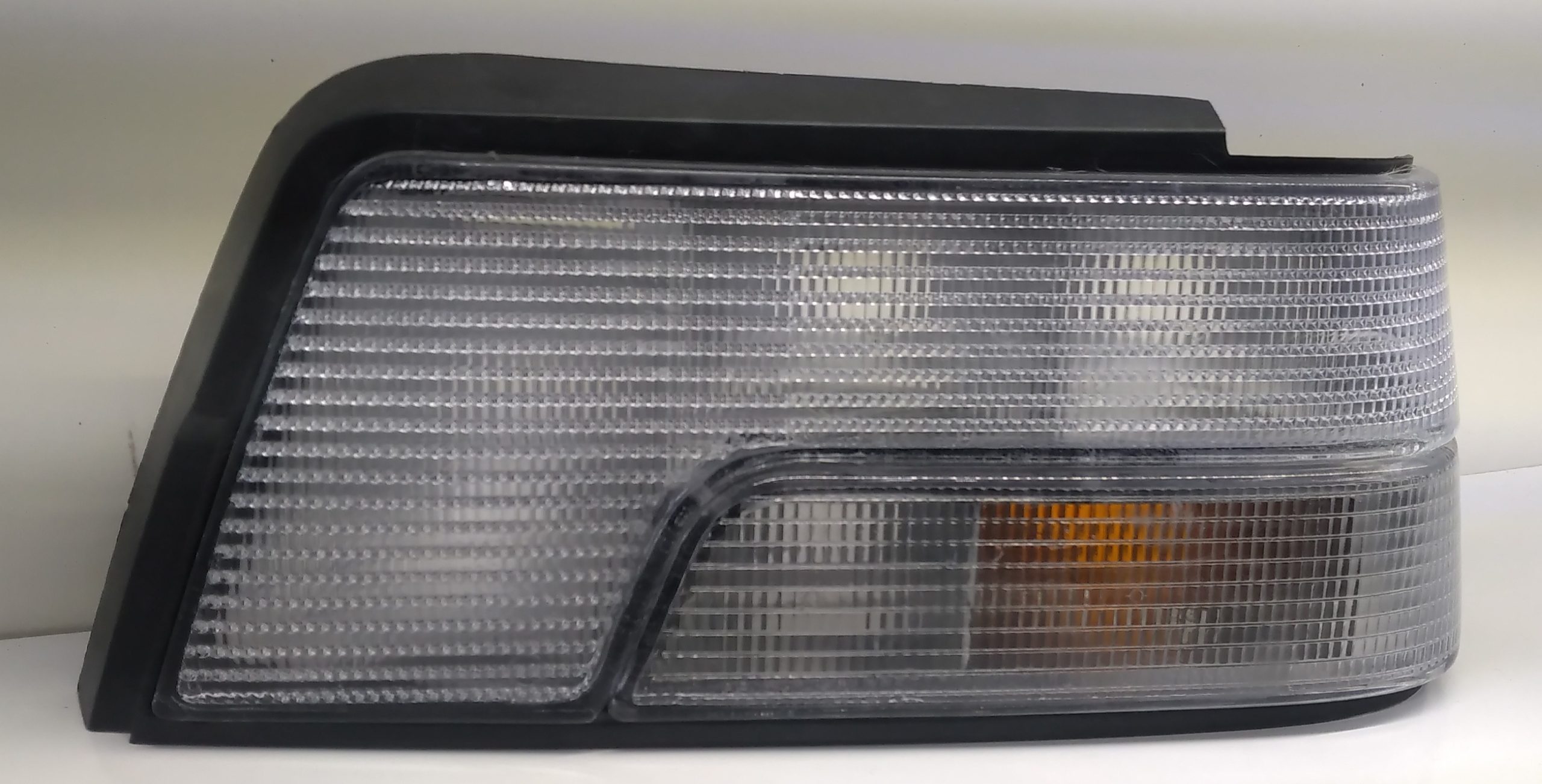 چراغ عقب اسپرت پژو 405 طرح برفی سمت راست برند گسترش یدک آذرکو